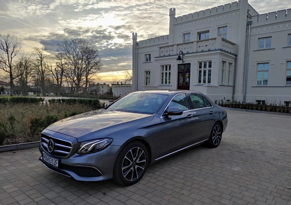 Mercedes-Benz Klasa E cena 139900 przebieg: 132000, rok produkcji 2018 z Konin małe 254